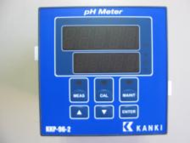 ＫＡＮＫＩ　ｐＨ計　ＫＫＰ-９６-２他、ポンプ類も現地交換しました。（既設のPE製水槽や攪拌機も取換予定です）