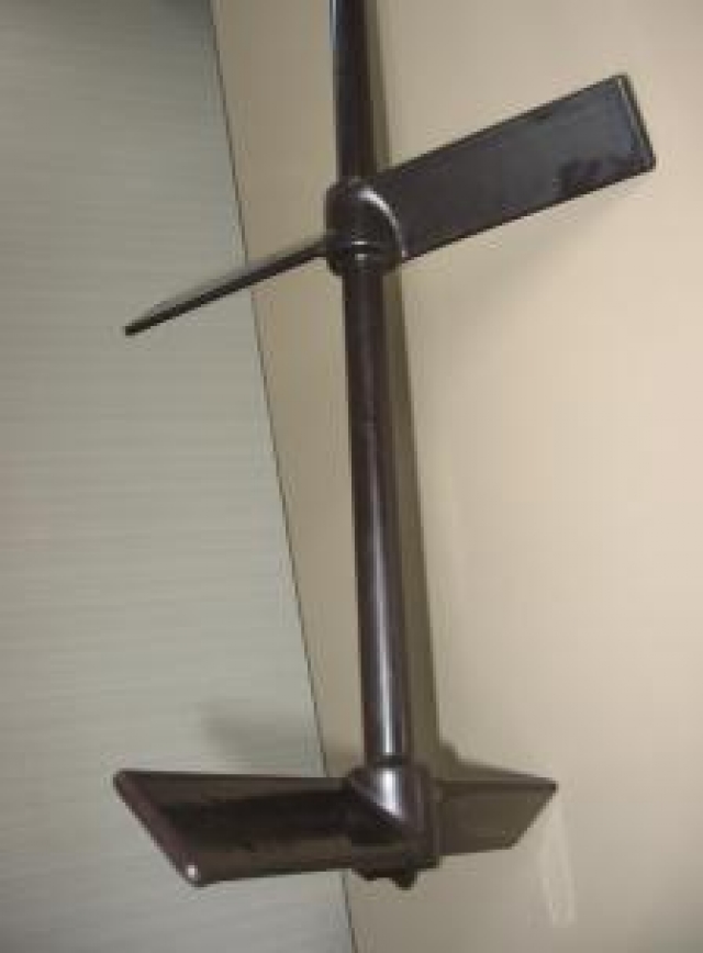 次亜塩素酸タンク用のかくはん機（ポリエチレンライニング仕様）