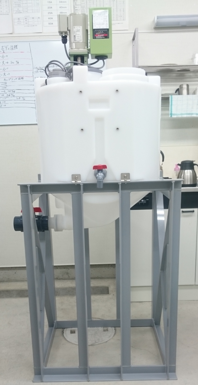 【KCTタンク】攪拌機付タンクユニットKCTの特注架台を納入しました!