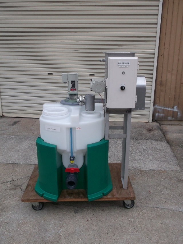 かくはん機付低残液水槽50L及び100L、KCT型に粉体供給機を搭載しユニット販売！