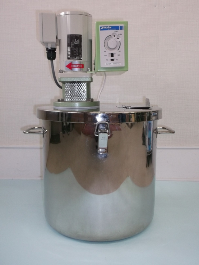 好評販売中！！！攪拌機付ステンレス製20L及び25L底部傾斜型タンク！接液部のシャフト・撹拌羽根も標準SUS304製！！内容液により選定します。有償でデモ機もあります。